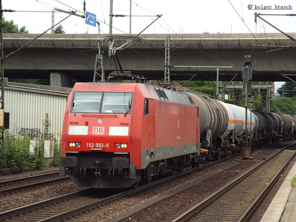 152 053-5 ist am 21.08.13 mit einen tanker durch hh.harburg gefahren