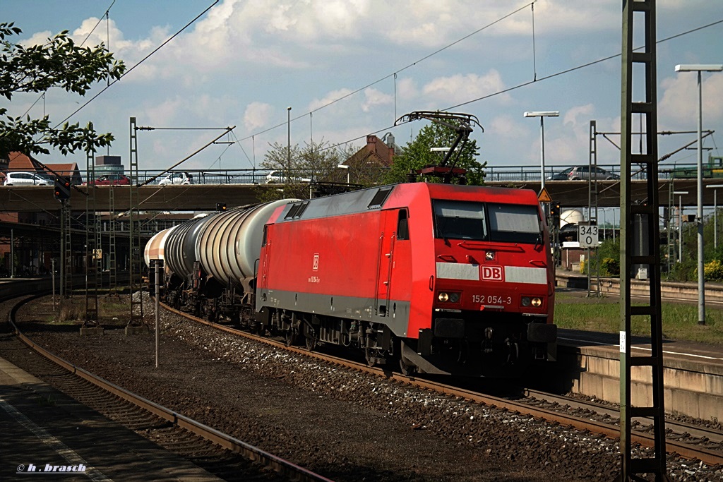 152 054-3 ist mit einen tankzug am 29.04.14 durch hh-harburg gefahren