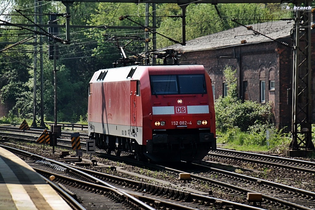 152 082-4 fuhr lz durch hh-harburg,datum 25.04.14