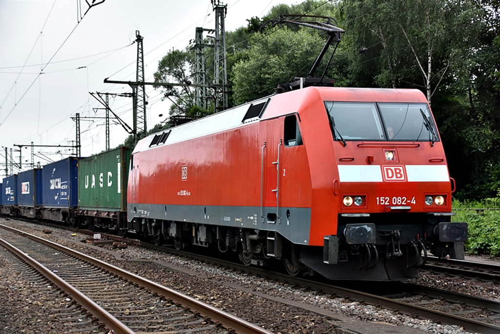 152 082-4 fuhr mit einen kastenzug durch hh-harburg,16.07.16