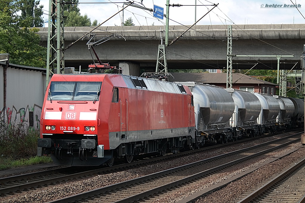 152 089-9 zog einen ganzzug am 26.09.13 durch hh-harburg