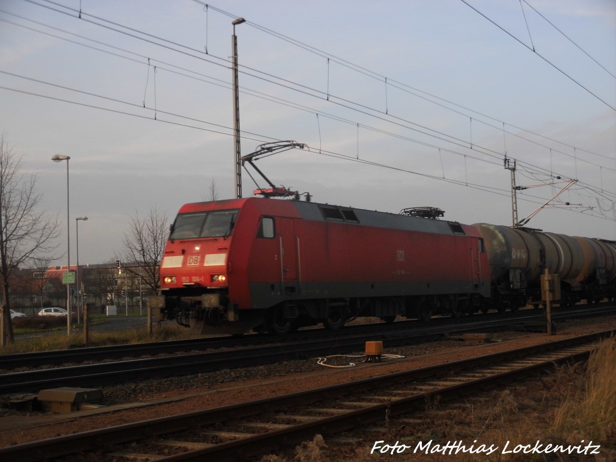 152 106-1 mit einem Gterzug in Delizsch am 15.12.15