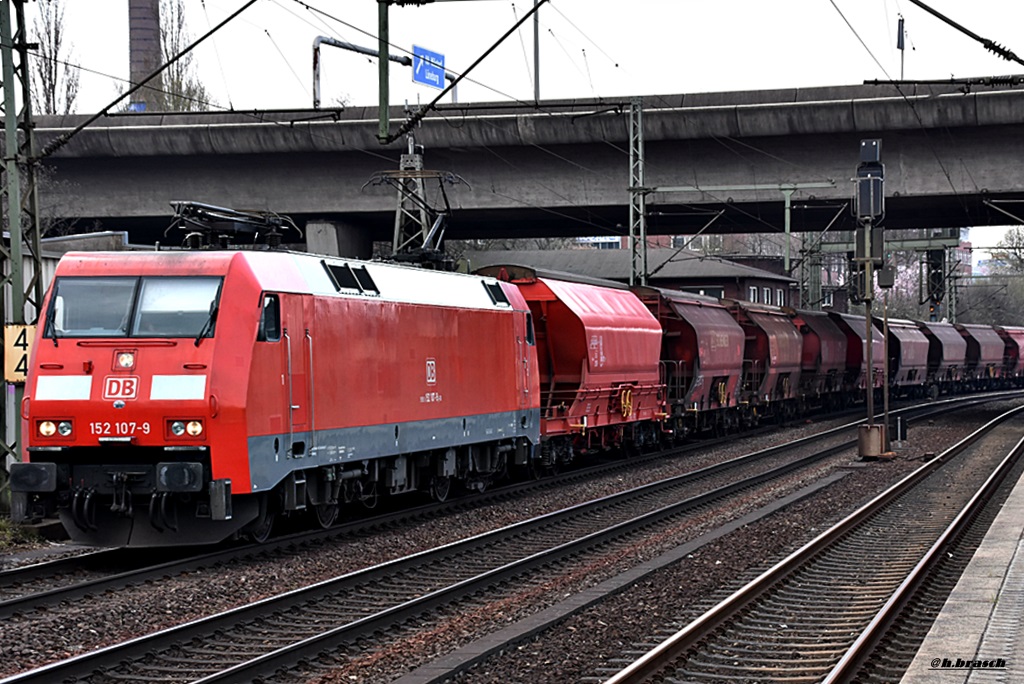 152 107-9 fuhr mit einen ganzzug durch hh-harburg,09.04.16