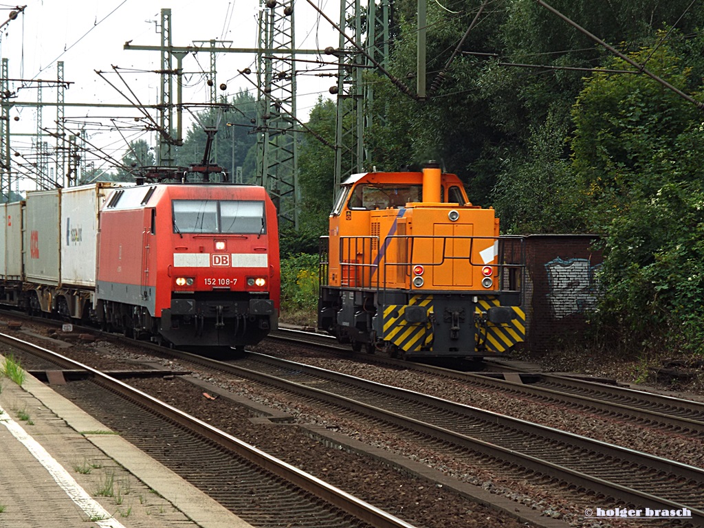 152 108-7 trift auf eine G 1206 der northrail beim bhf harburg am 05.09.13