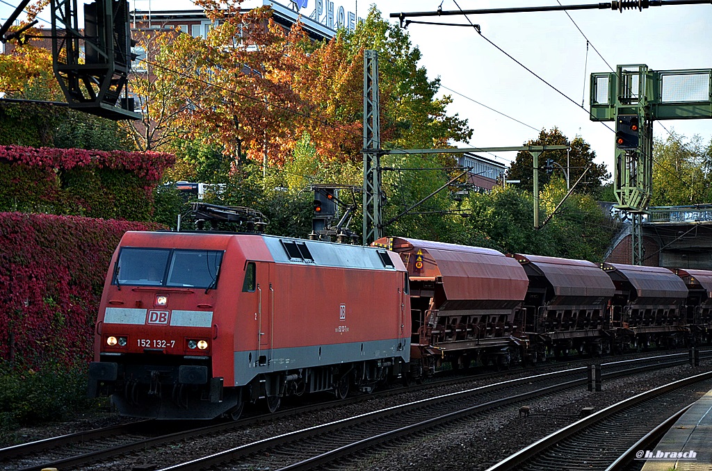 152 132-7 fuhr mit einen ganzzug durch hh-harburg,datum 10.10.14