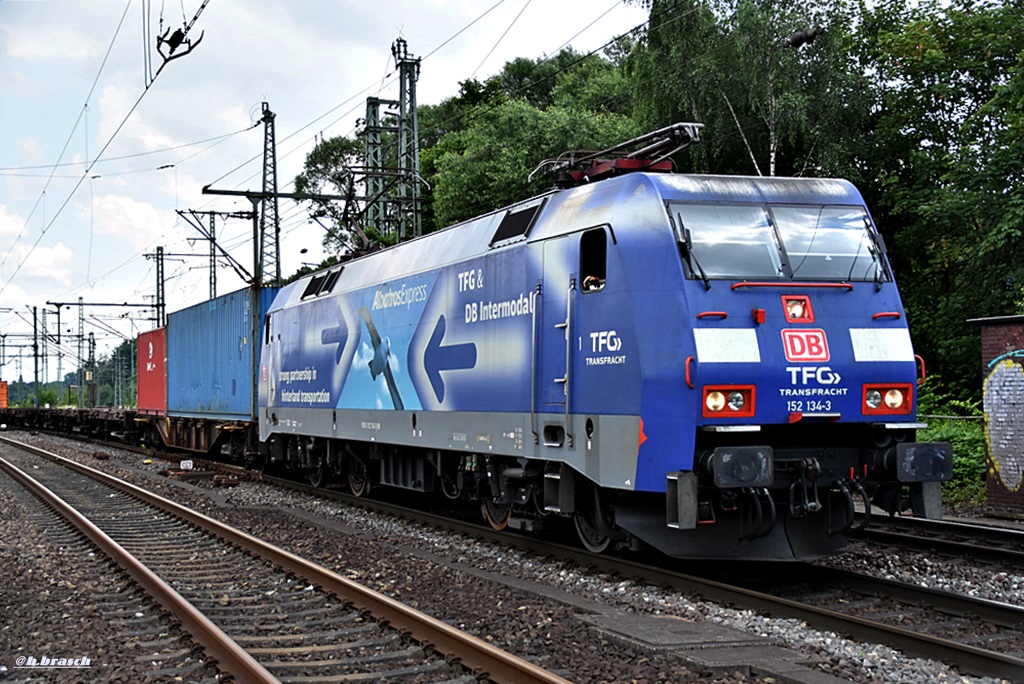 152 134-3 zog einen kastenzug durch hh-harburg,21.06.16