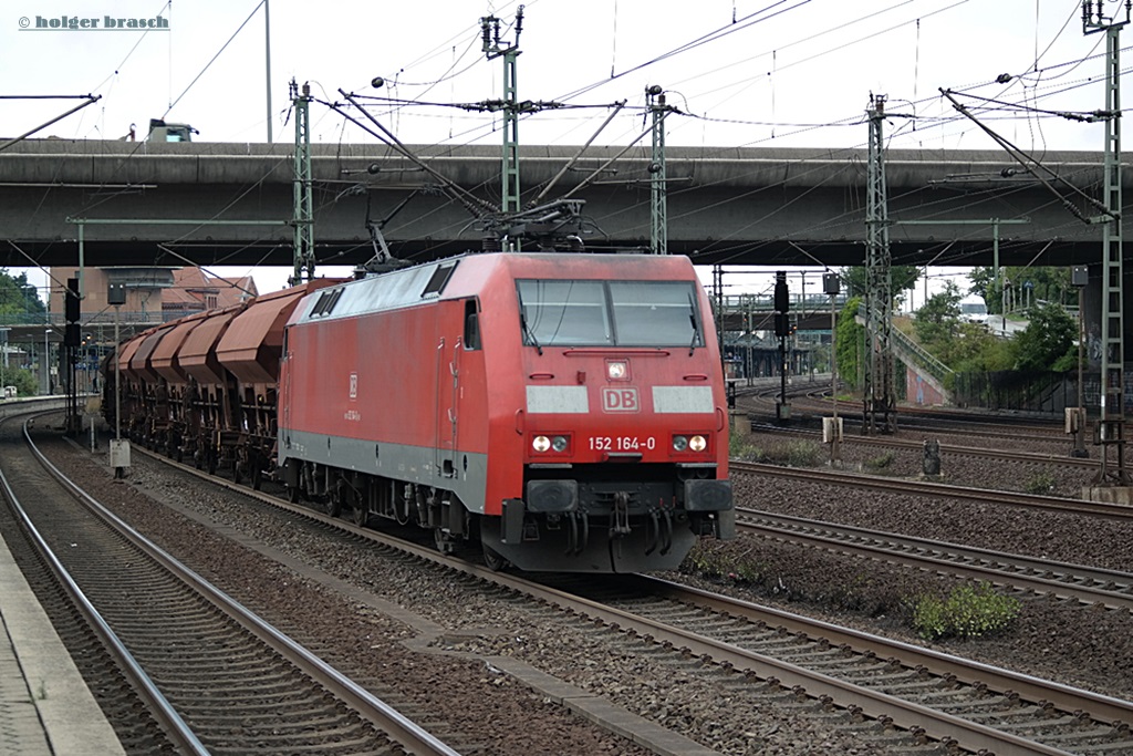 152 164-0 fuhr mit einen ganzzug am 13.09.13 durch h-harburg