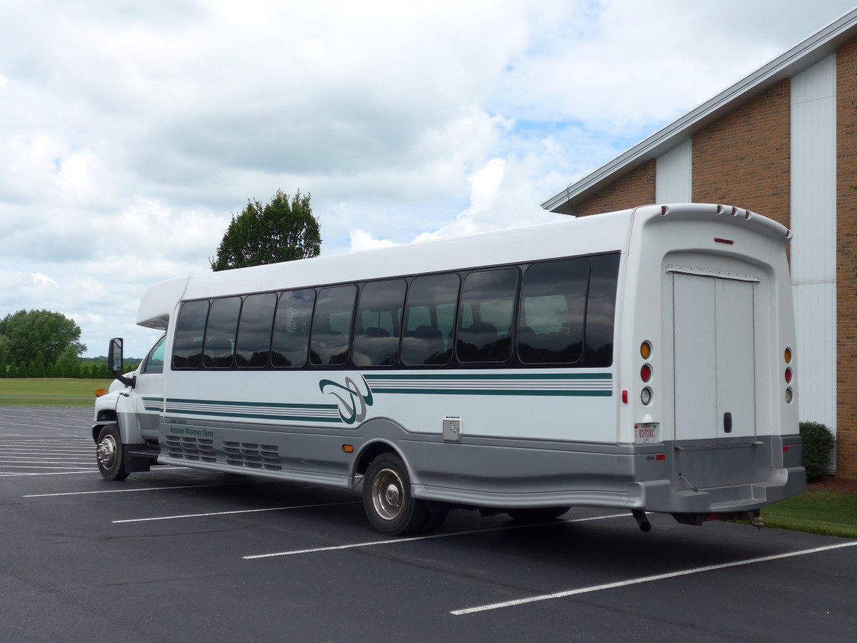 (152'949) - Nappanee Missionary Church, Nappanee - B371AC - Chevrolet am 16. Juli 2014 in Nappanee, Church