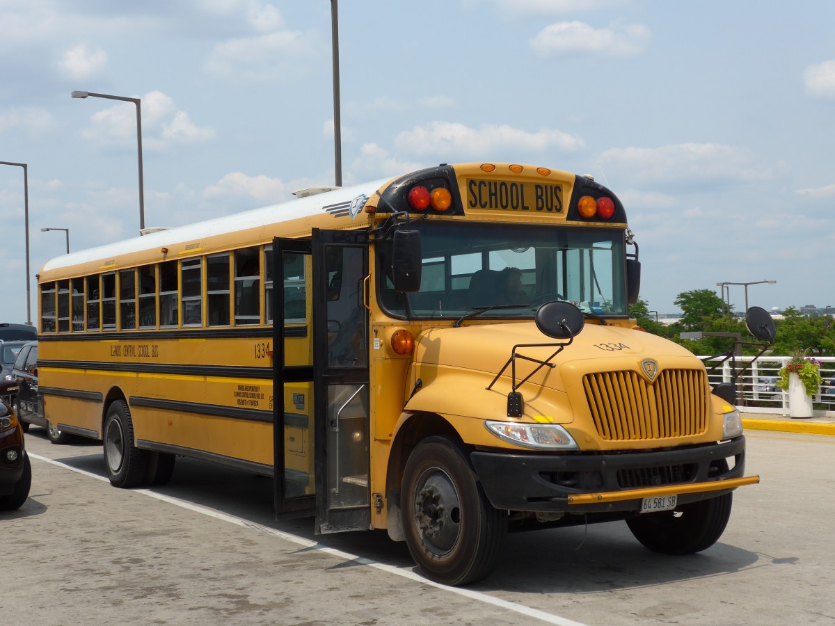 (153'421) - Illinois Central School Bus, Joliet - Nr. 1334/64'581 SB - International am 20. Juli 2014 in Chicago, Airport O'Hare