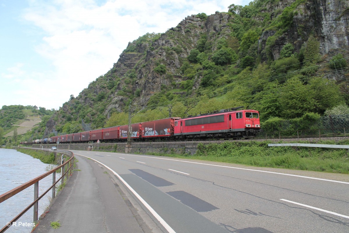 155 032-6 mit dem 51311 Kln-Gremberg - Mannheim RBF kurz hinter der Loreley. 05.05.15