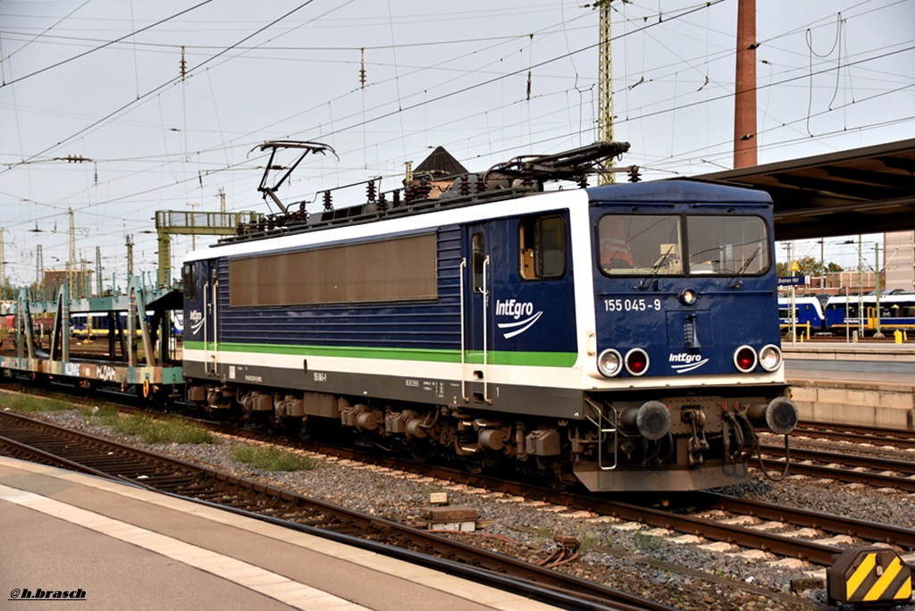 155 045-9 von INTEGRO,fuhr mit einen autozug durch bremen,17.09.17