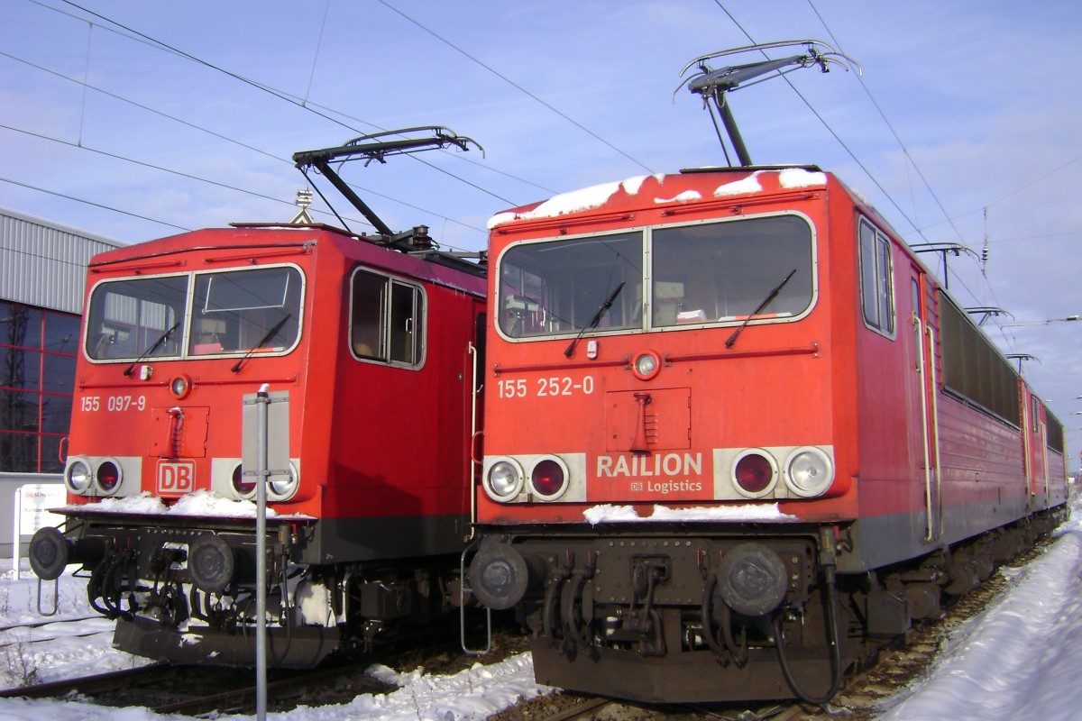 155 097 und 155 252 am 22.01.07 in Magdeburg - Rothensee. Abstellung im Warmhaltebetrieb.