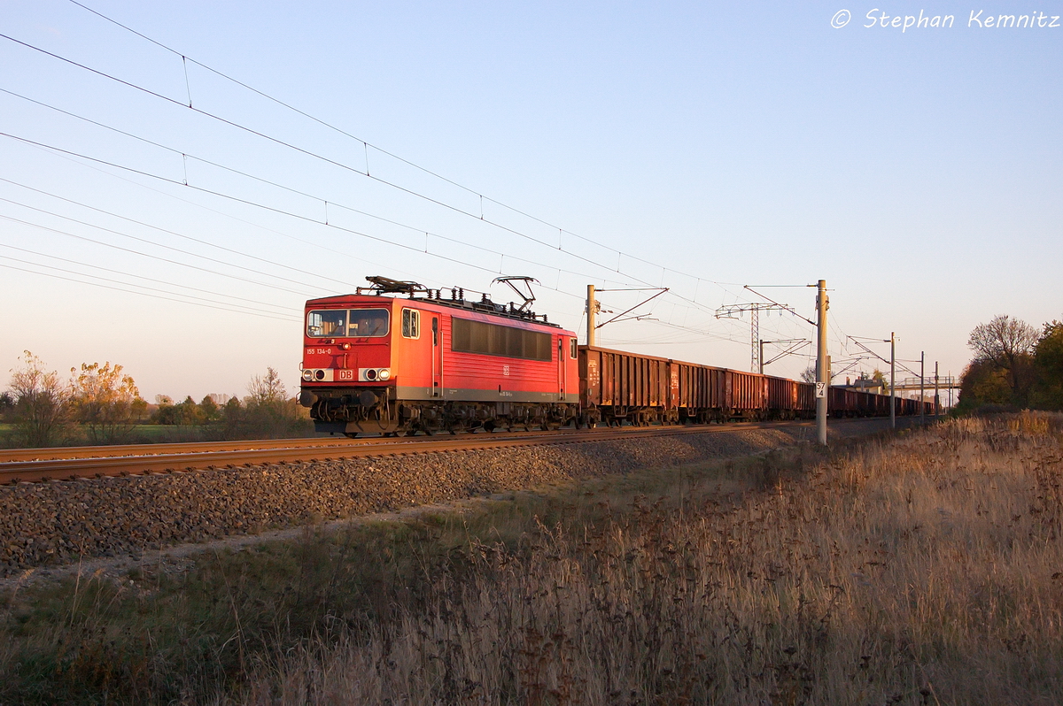 155 134-0 DB Schenker Rail Deutschland AG mit einem E-Wagen Ganzzug in Vietznitz und fuhr in Richtung Wittenberge weiter. 24.10.2013