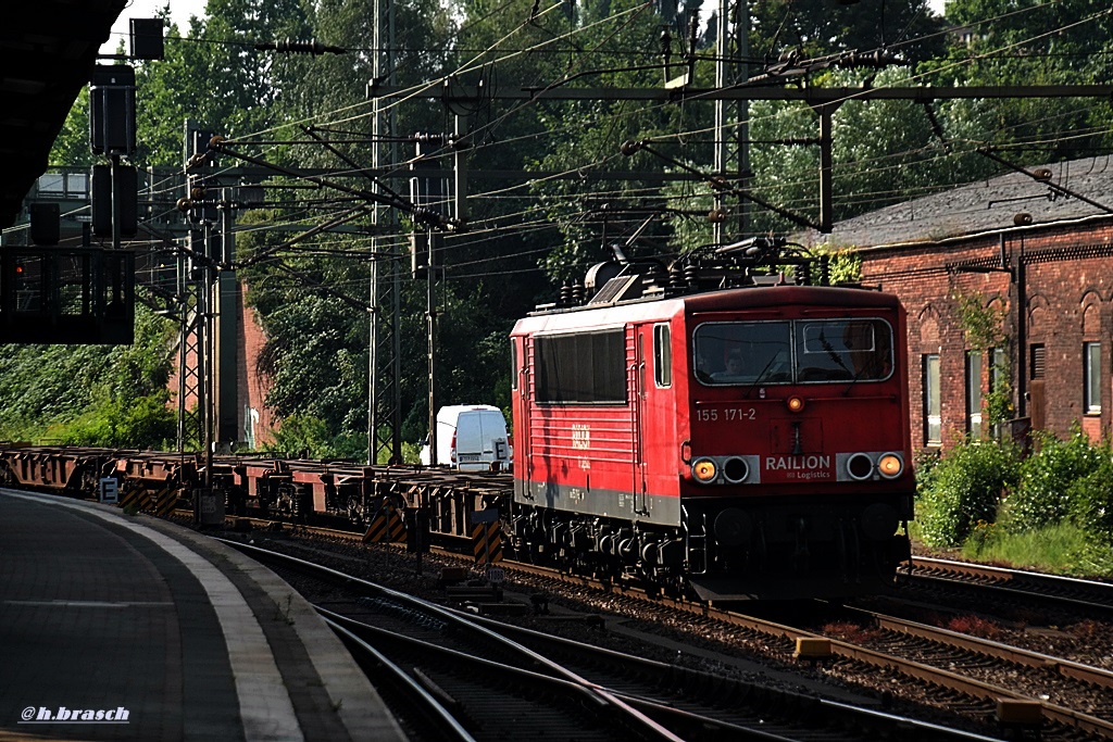 155 171-2 ist am 29.07.14 mit einen containerzug durch hh-harburg gefahren