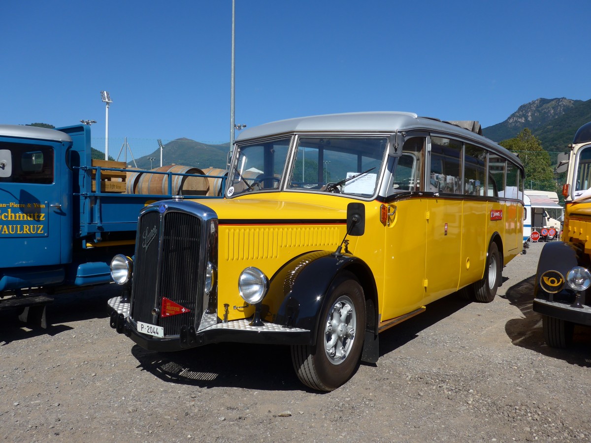 (155'185) - Schmutz, Vaulruz -  P 2044  - Saurer/Saurer (ex Nestl; ex P 23'019; ex P 2044) am 13. September 2014 in Lugano, Saurertreffen