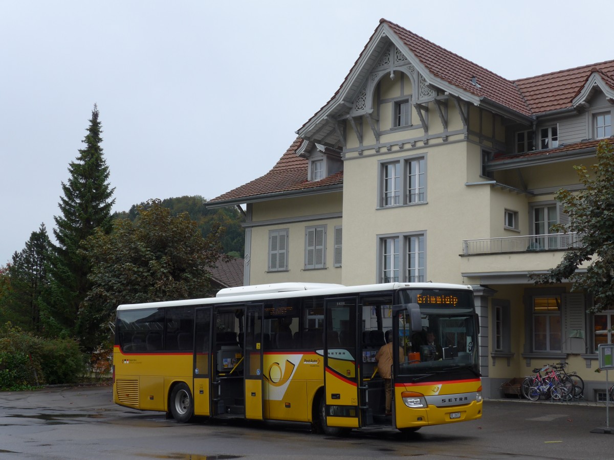 (155'732) - Spring, Schwenden - BE 26'672 - Setra am 13. Oktober 2014 beim Bahnhof Wimmis