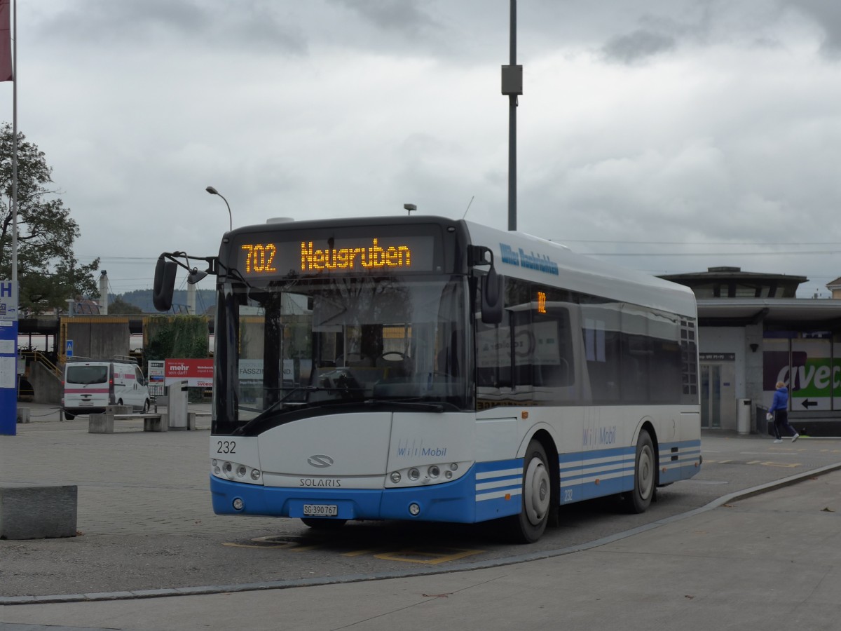 (155'912) - WilMobil, Wil - Nr. 232/SG 390'767 - Solaris am 22. Oktober 2014 beim Bahnhof Wil