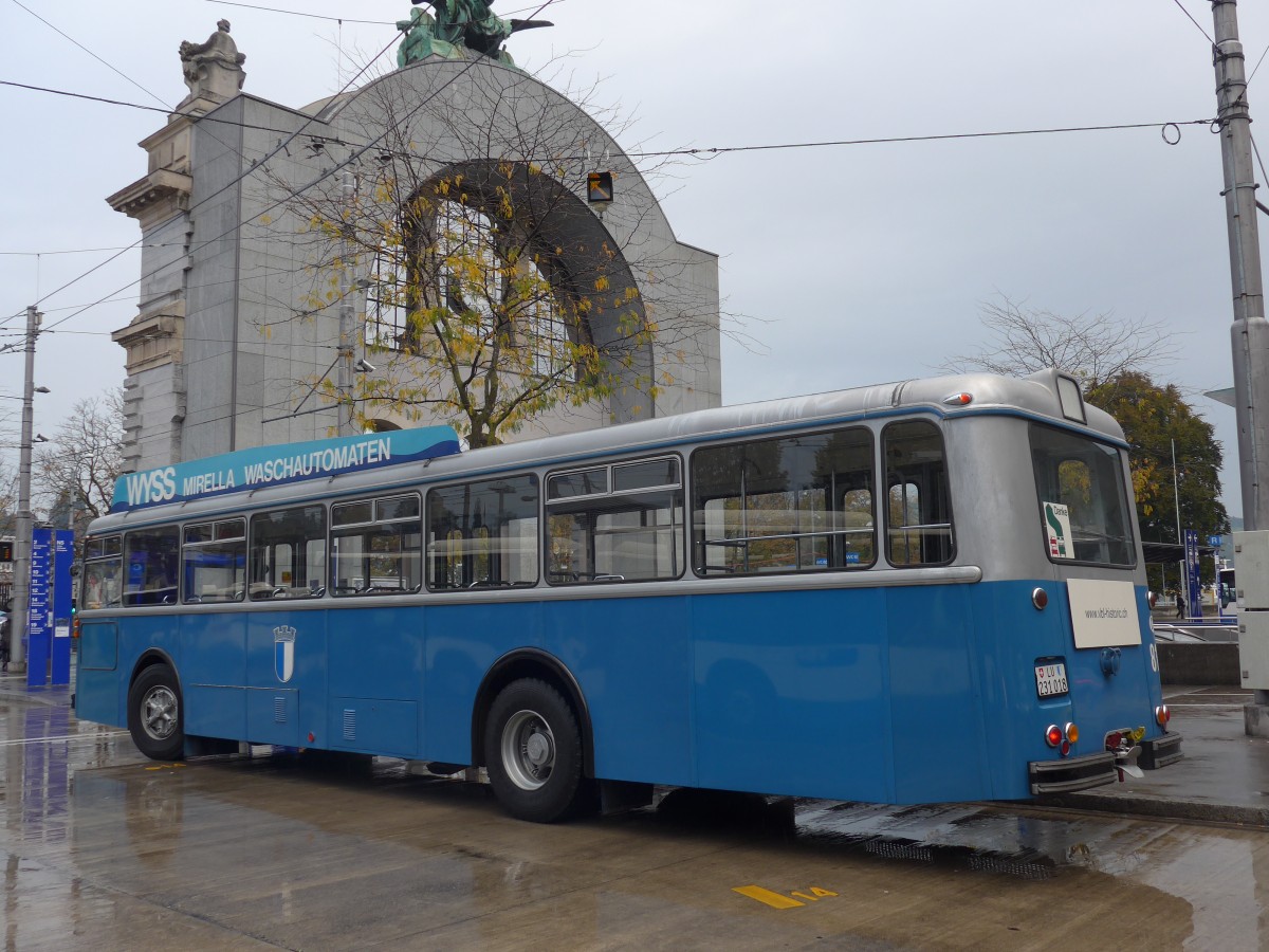 (155'971) - VBL Luzern (vbl-historic) - Nr. 81/LU 231'018 - FBW/Hess am 25. Oktober 2014 beim Bahnhof Luzern