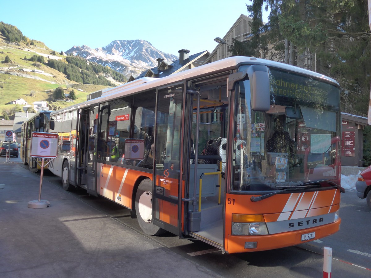 (156'349) - AAGU Altdorf - Nr. 51/UR 9311 - Setra am 31. Oktober 2014 beim Bahnhof Andermatt