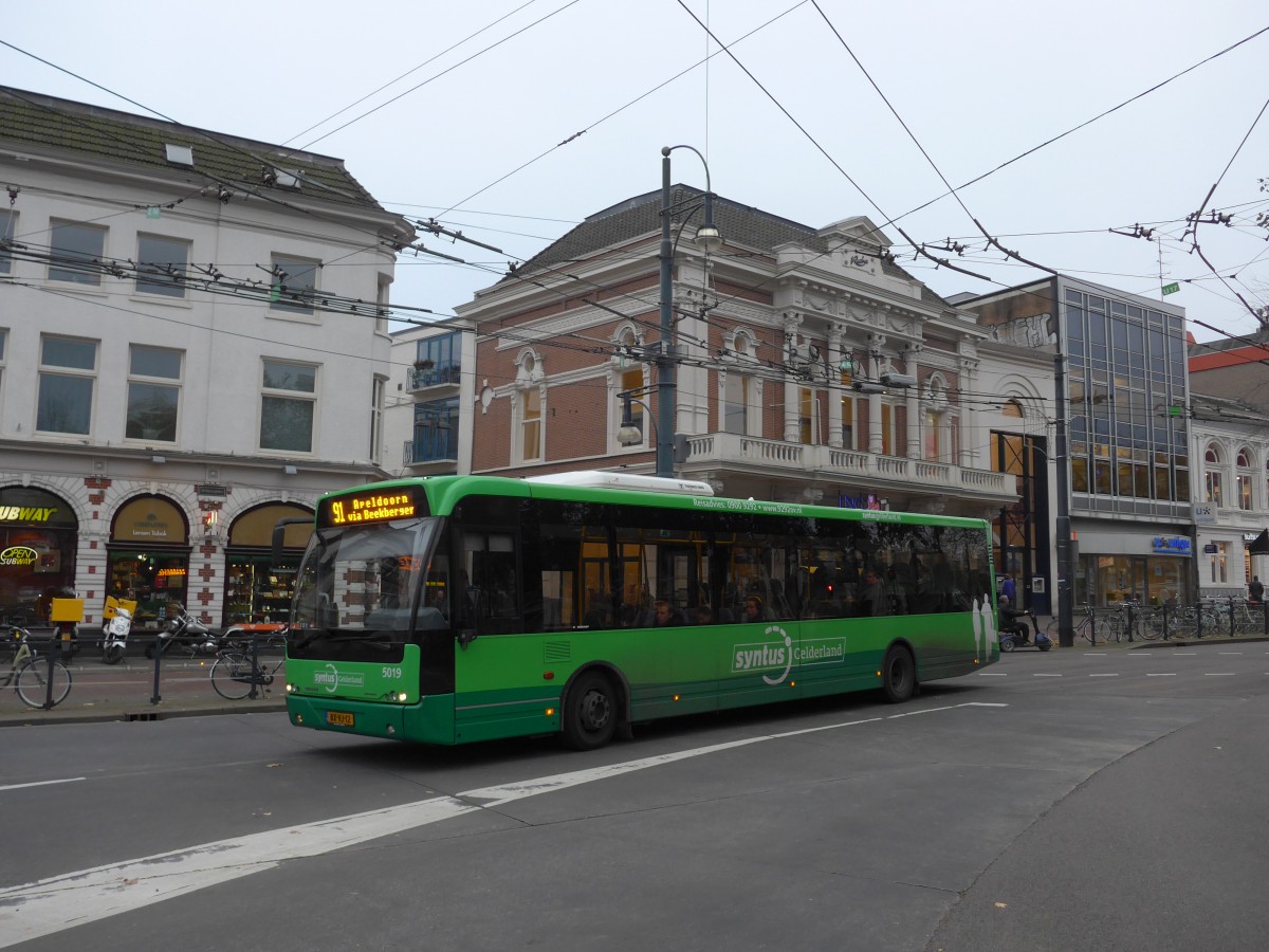 (157'062) - Syntus - Nr. 5019/BX-VJ-12 - VDL Berkhof am 20. November 2014 in Arnhem, Willemsplein