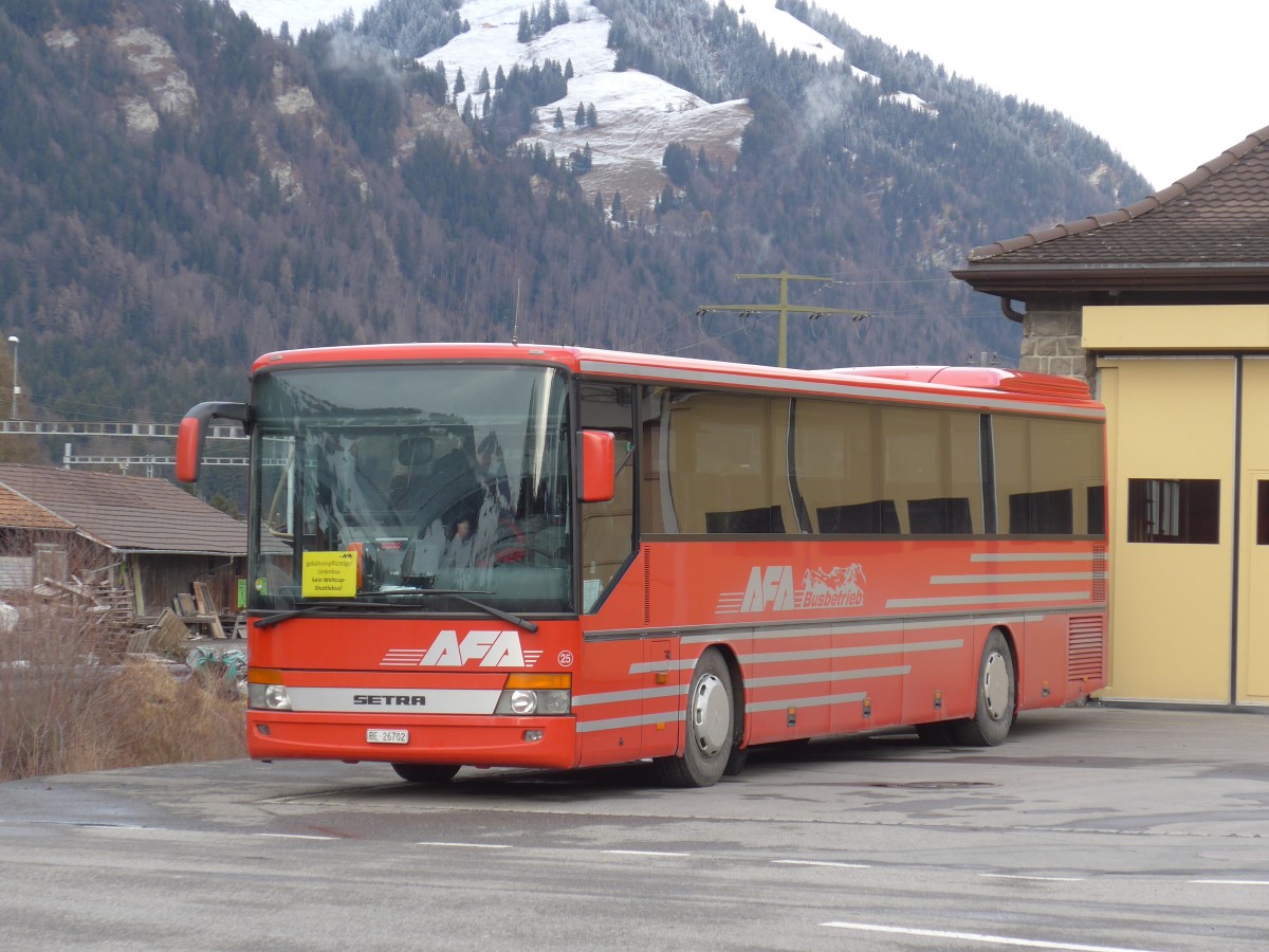 (158'335) - AFA Adelboden - Nr. 25/BE 26'702 - Setra (ex Nr. 12) am 11. Januar 2015 beim Bahnhof Frutigen