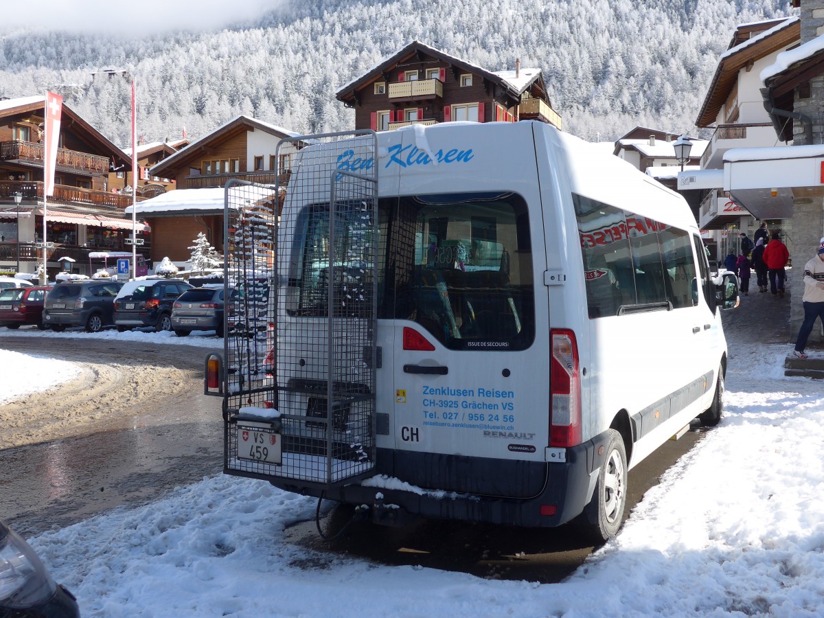 (158'785) - Zen Klusen, Grchen - VS 459 - Renault am 15. Februar 2015 in Grchen, Kirche