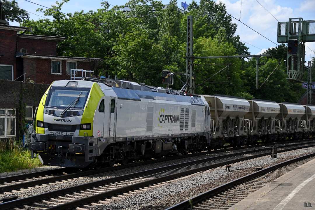 159 101-5 fuhr mit einen kieszug durch hh-harburg,13.07.20