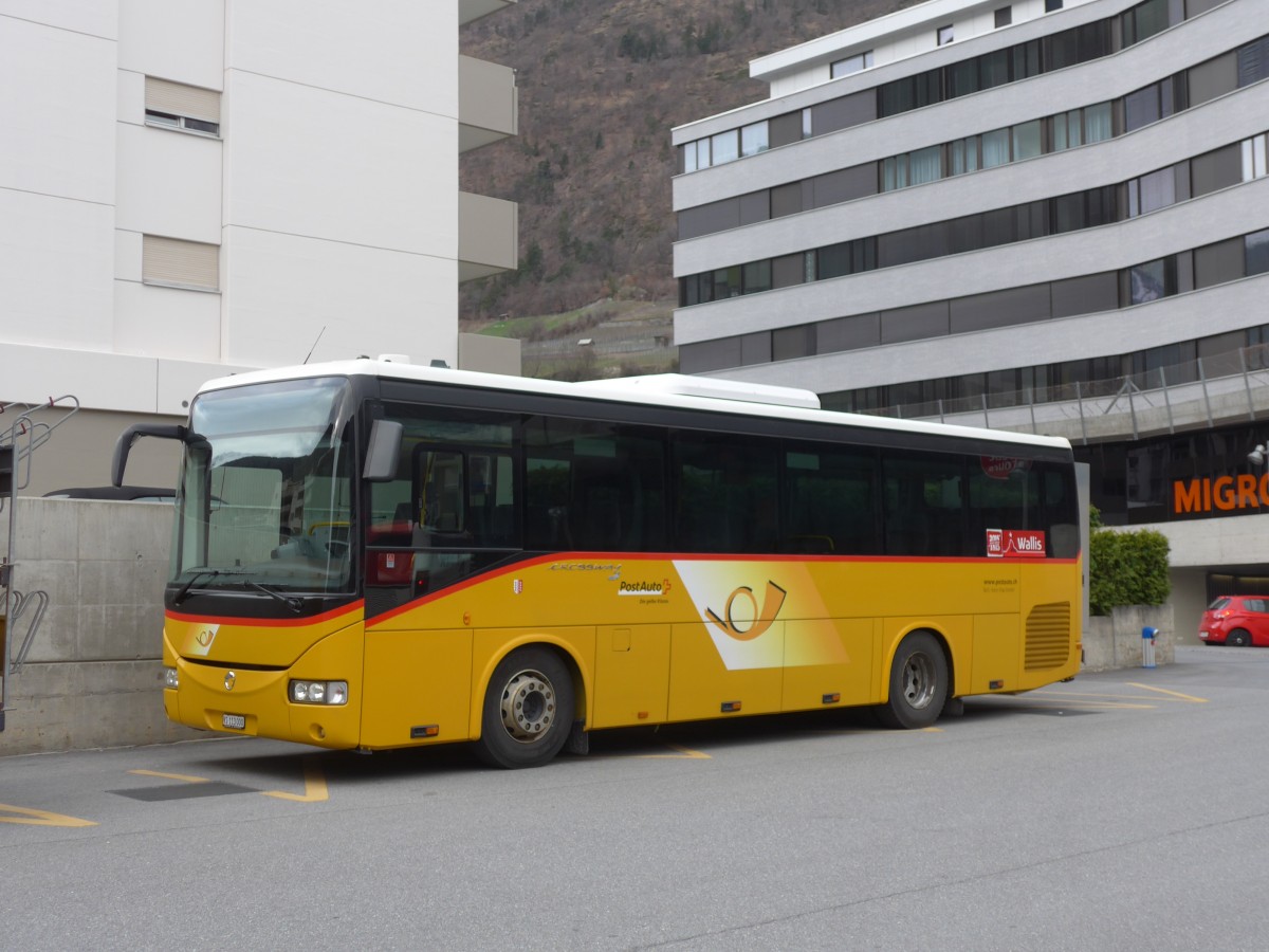 (159'549) - BUS-trans, Visp - VS 113'000 - Irisbus am 2. April 2015 beim Bahnhof Visp