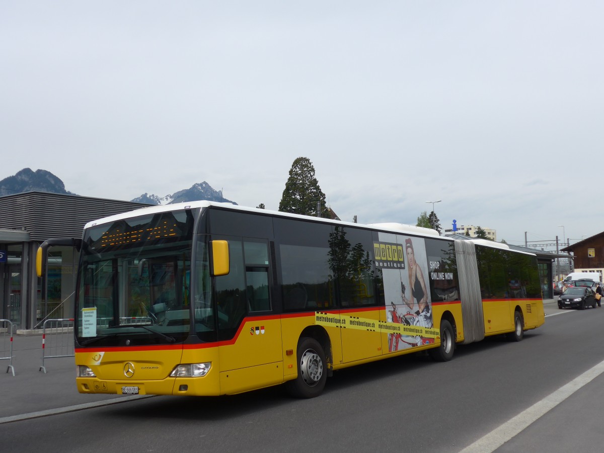 (159'976) - AVA Aarberg - Nr. 10/BE 666'083 - Mercedes am 25. April 2015 beim Bahnhof Spiez