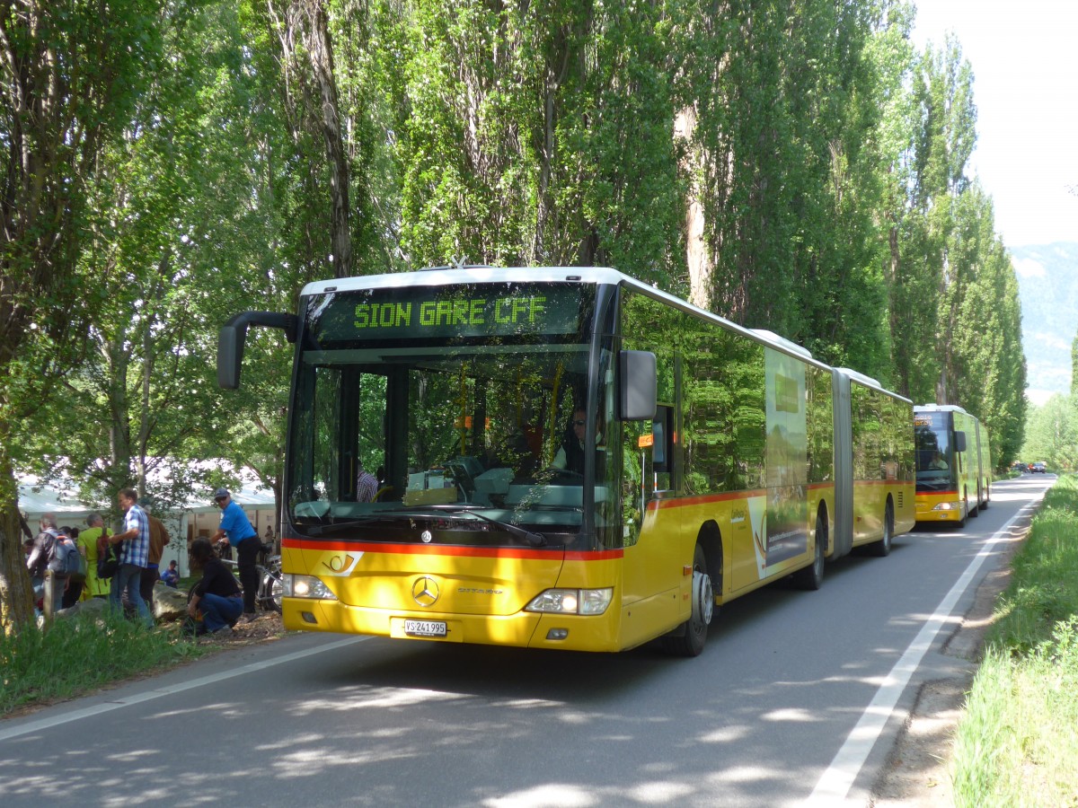 (160'372) - PostAuto Wallis - Nr. 10/VS 241'995 - Mercedes am 10. Mai 2015 in Aproz, Praz-Bardy