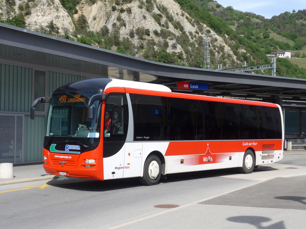 (160'458) - Ruffiner, Turtmann - VS 95'740 - MAN (ex Thsac, D-Windischleuba) am 10. Mai 2015 beim Bahnhof Leuk