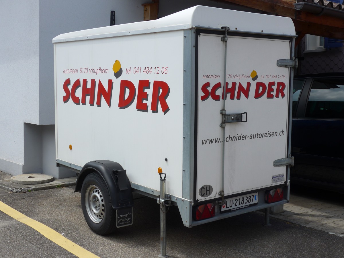 (160'949) - Schnider, Schpfheim - LU 218'387 - Bckmann Gepckanhnger am 24. Mai 2015 in Schpfheim, Garage