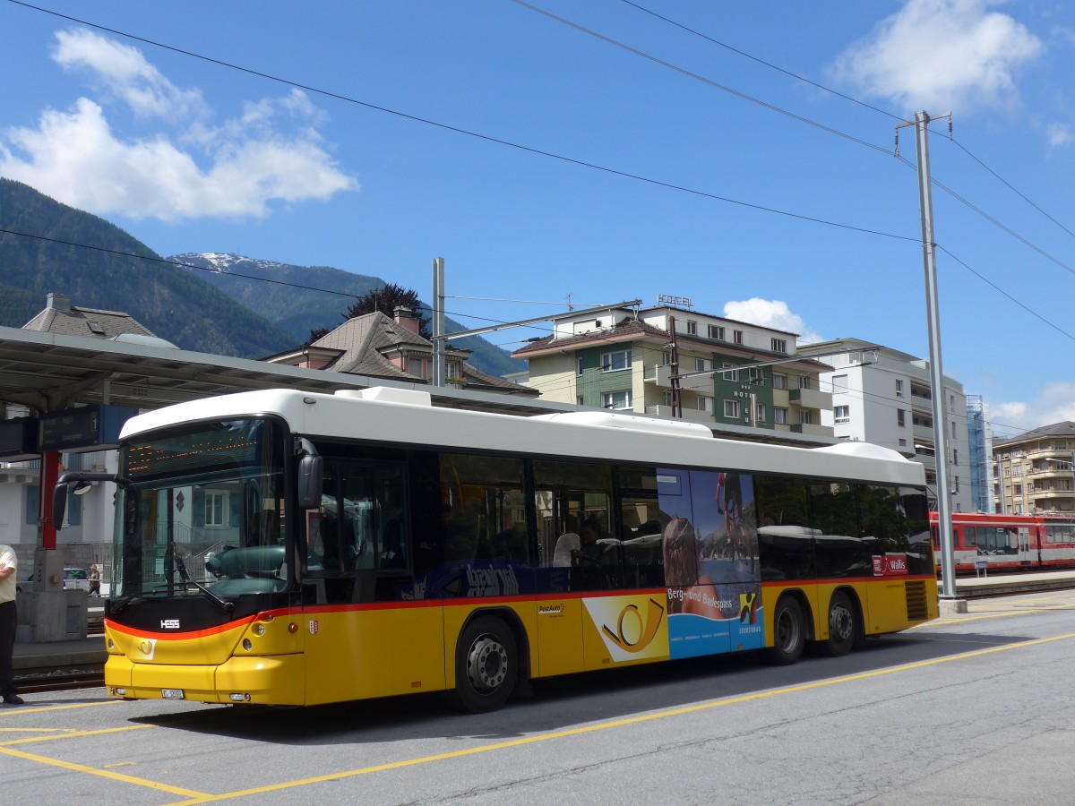 (161'097) - PostAuto Wallis - VS 32'092 - Scania/Hess (ex In Albon, Visp) am 27. Mai 2015 beim Bahnhof Brig