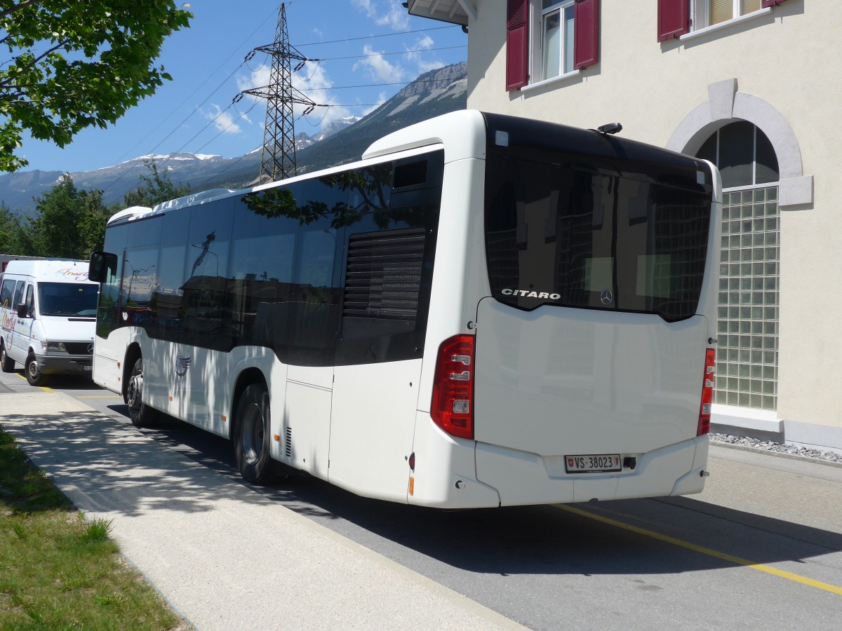 (161'143) - LLB Susten - Nr. 23/VS 38'023 - Mercedes am 27. Mai 2015 in Leuk, Garage