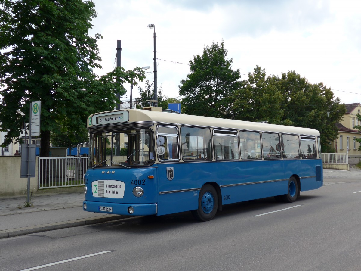 (162'840) - MVG Mnchen (OCM) - Nr. 4002/M-MA 163H - MAN am 28. Juni 2015 in Mnchen, MVG-Museum