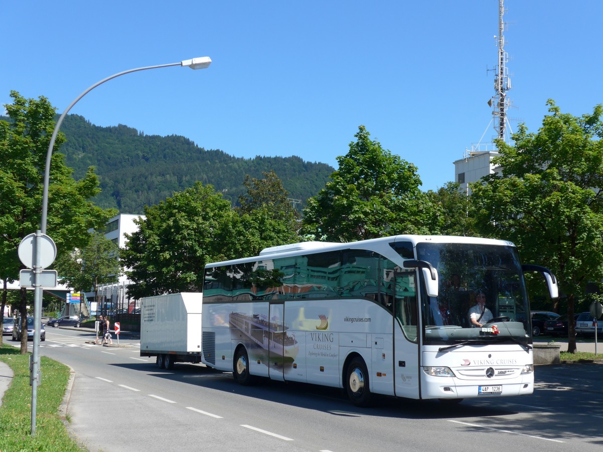 (162'866) - Aus Tschechien: PCHD Transport, Praha - 4AP 1236 - Mercedes am 28. Juni 2015 beim Bahnhof Bregenz