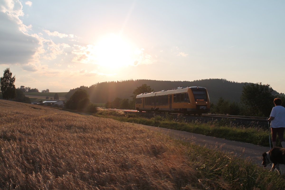 1648 208  Stadt Regensburg  rollt bei Lengenfeld als OPB 79749 Marktredwitz - Regensburg. 05.07.17