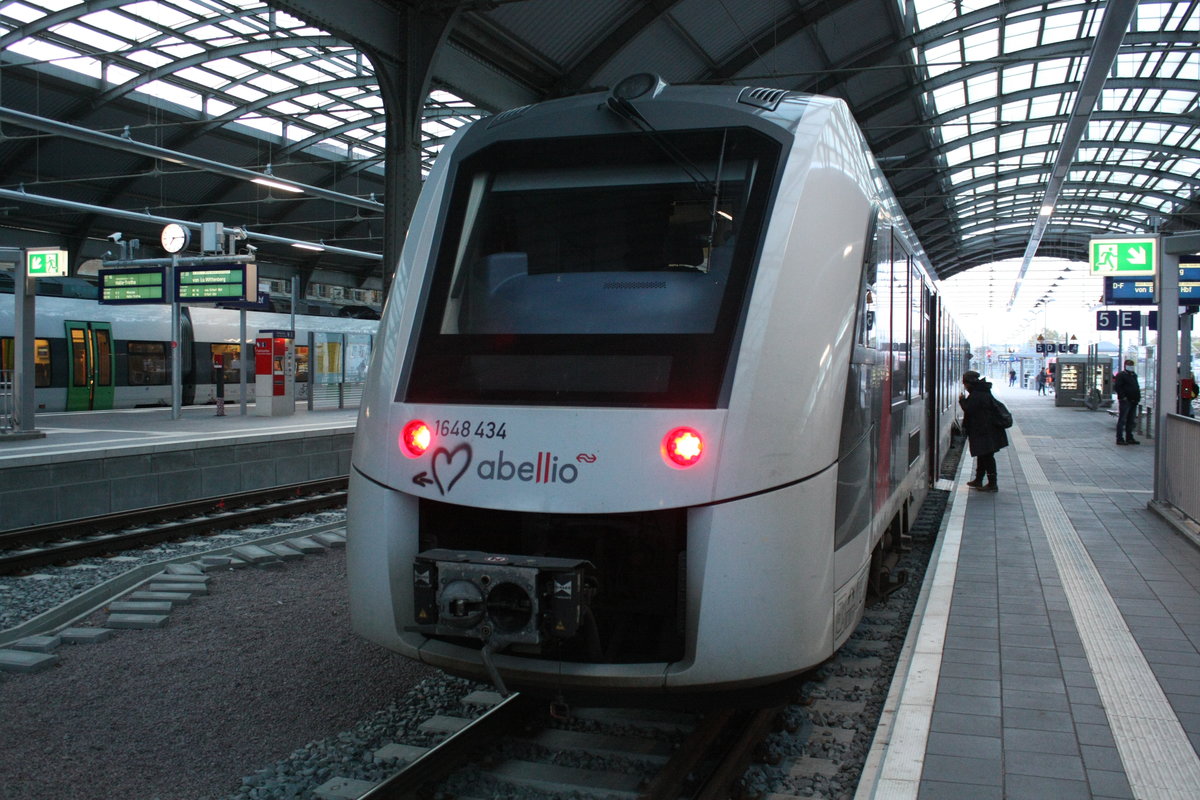 1648 434/934 im Bahnhof Halle/Saale Hbf am 27.10.20