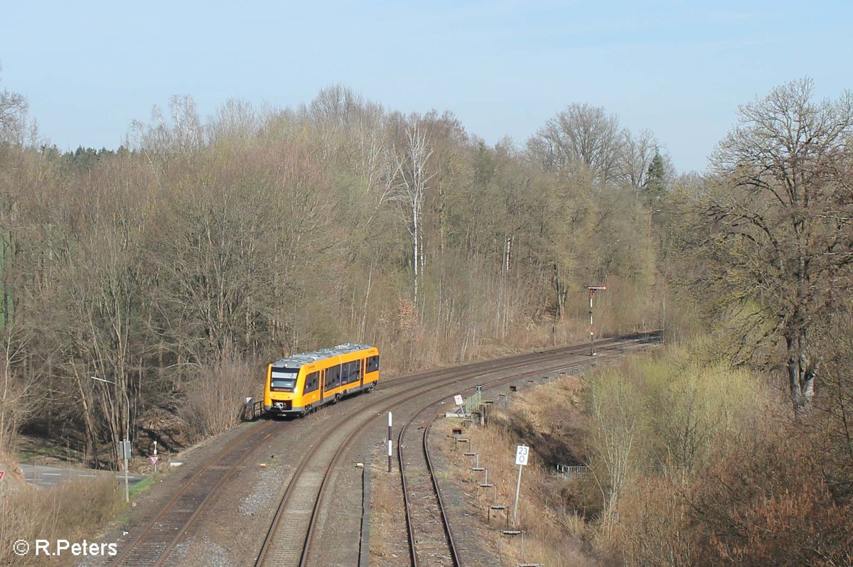 1648 707 erreicht Reuth bei Erbendorf als OPB 79721 Marktredwitz - Regensburg. 01.04.17