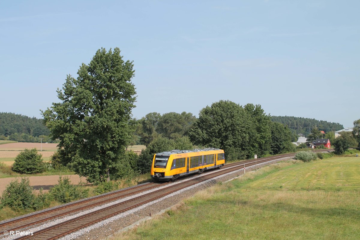 1648 712 zieht als OPB79721 Marktredwitz - Regensburg bei Ullersricht. 25.08.17