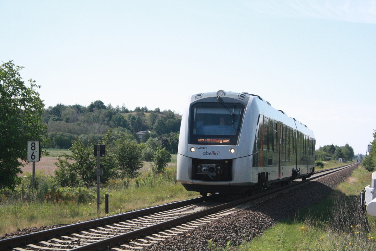 1648 929/429 als RB47 mit ziel Bernburg bei der vorbeifahrt in Sennewitz am 14.7.20