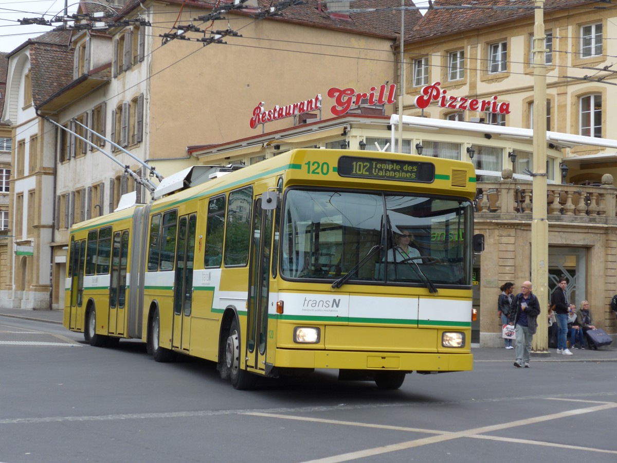 (164'814) - transN, La Chaux-de-Fonds - Nr. 120 - NAW/Hess Gelenktrolleybus (ex TN Neuchtel Nr. 120) am 15. September 2015 in Neuchtel, Place Pury