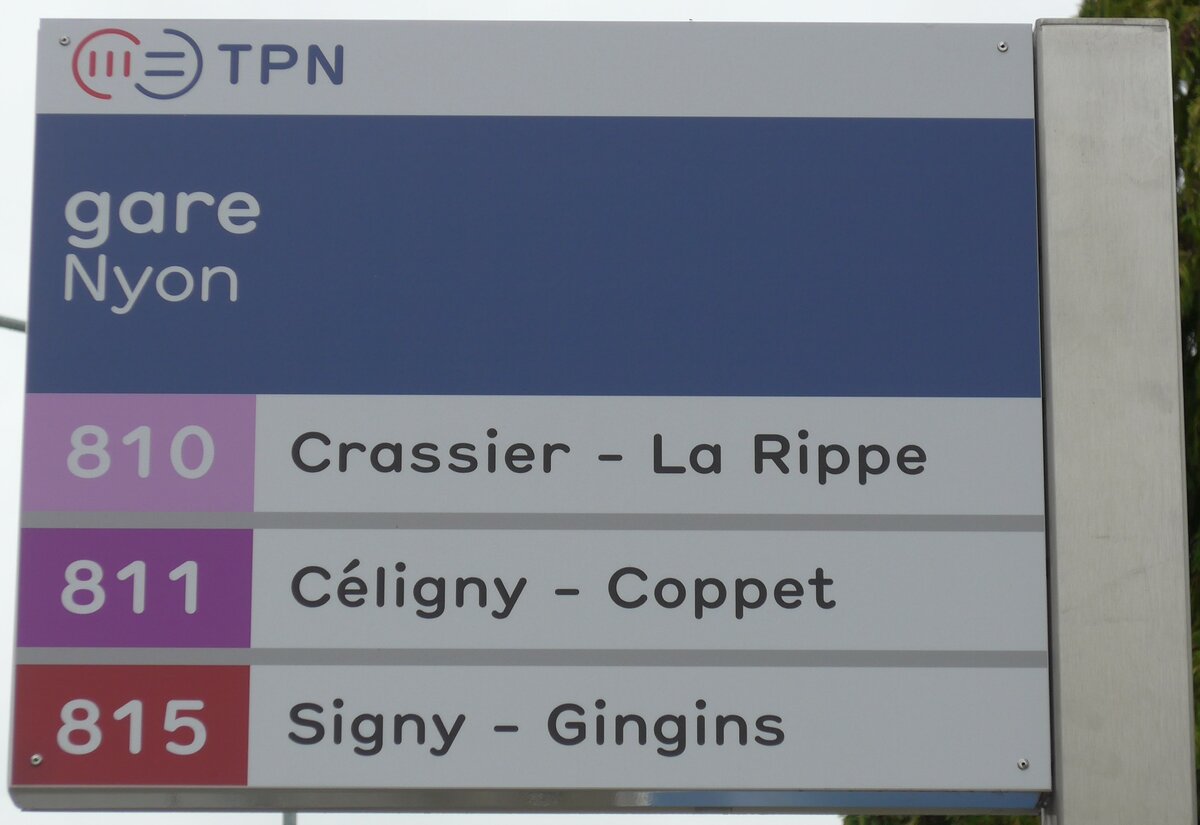(165'054) - TPN-Haltestellenschild - Nyon, gare - am 18. September 2015