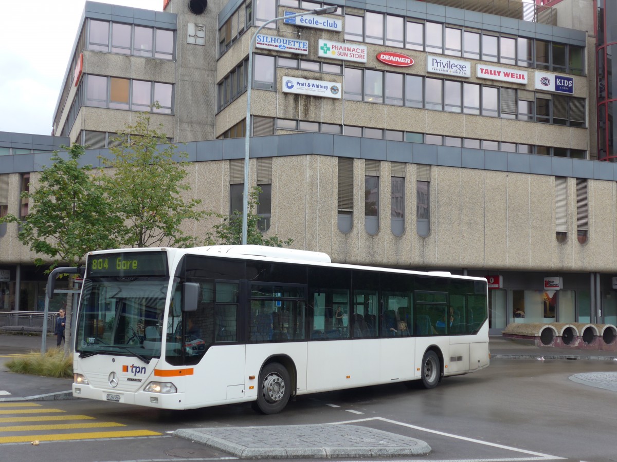 (165'056) - TPN Nyon - VD 393'566 - Mercedes am 18. September 2015 beim Bahnhof Nyon