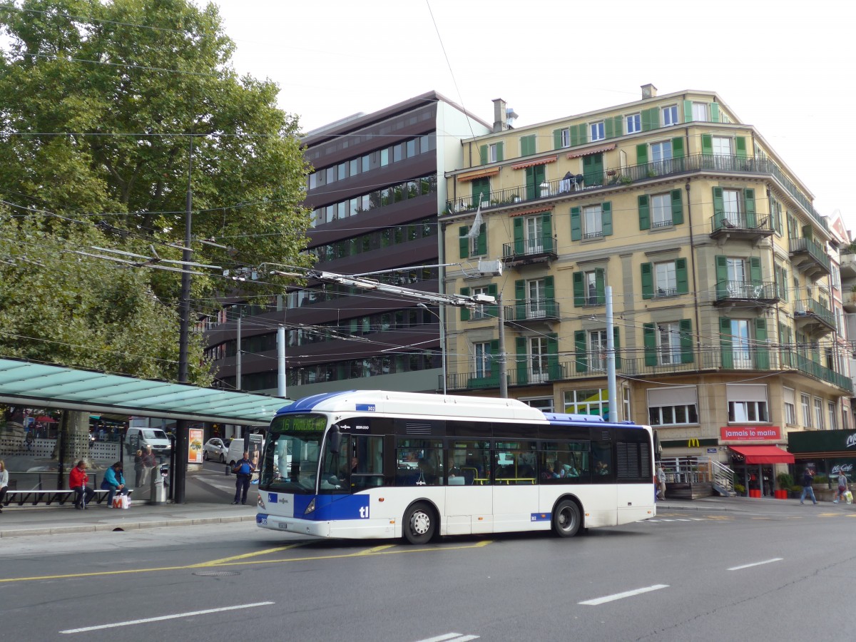 (165'106) - TL Lausanne - Nr. 302/VD 566'782 - Van Hool am 18. September 2015 in Lausanne, Chauderon