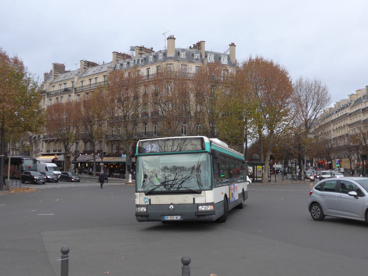 (167'004) - RATP Paris - Nr. 7727/BR 956 WE - Renault am 16. November 2015 in Paris, Alma-Marceau