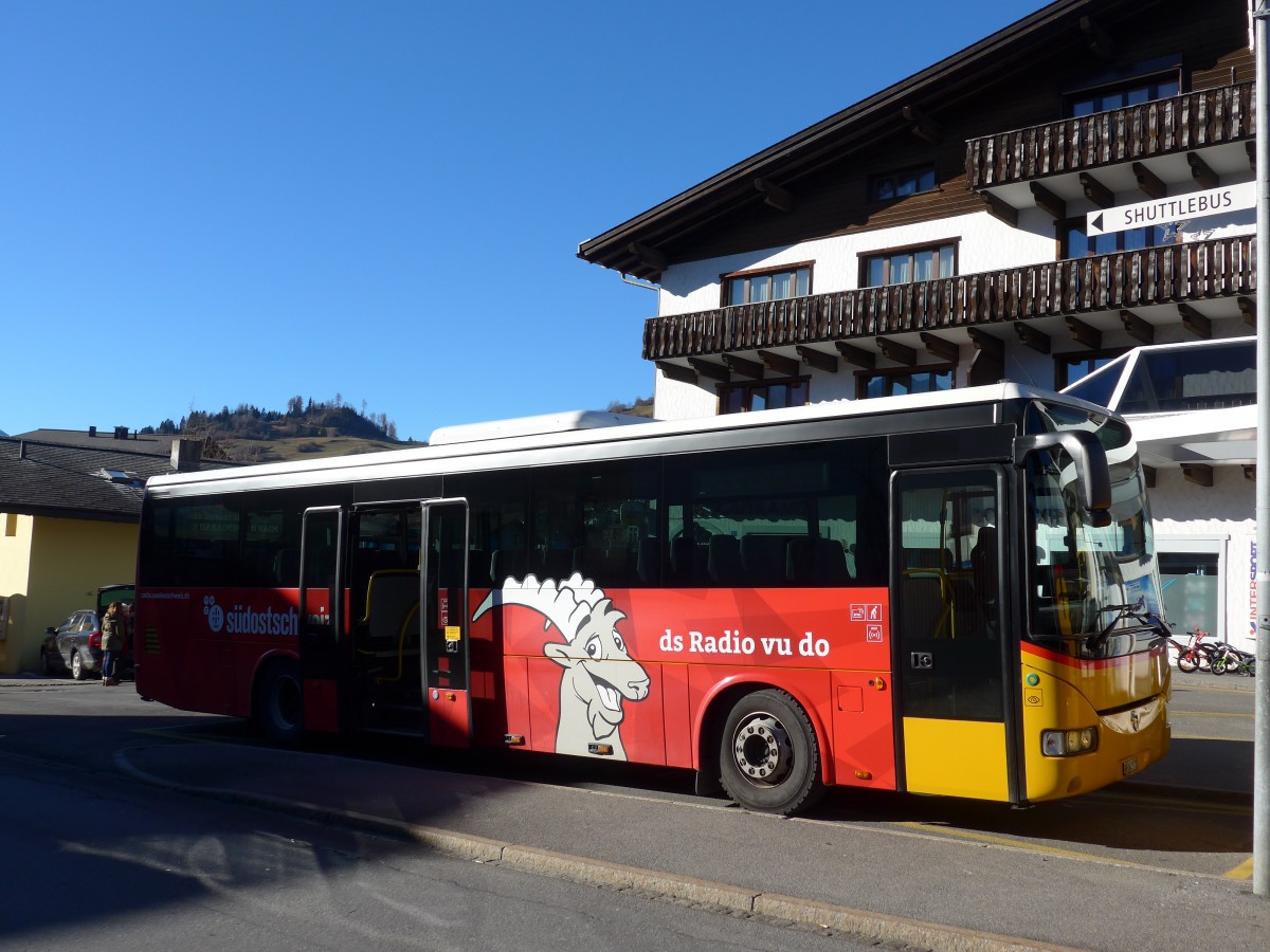 (167'995) - PostAuto Graubnden - GR 162'972 - Irisbus am 26. Dezember 2015 in Laax, Post