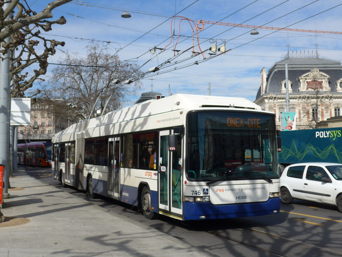 (169'131) - TPG Genve - Nr. 746 - Hess/Hess Gelenktrolleybus am 7. Mrz 2016 in Genve, Place des Vingt-Deux-Cantons