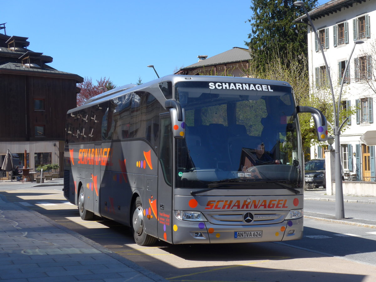 (170'349) - Aus Deutschland: Scharnagel, Feuchtwangen - AN-VA 624 - Mercedes am 5. Mai 2016 beim Bahnhof Chamonix