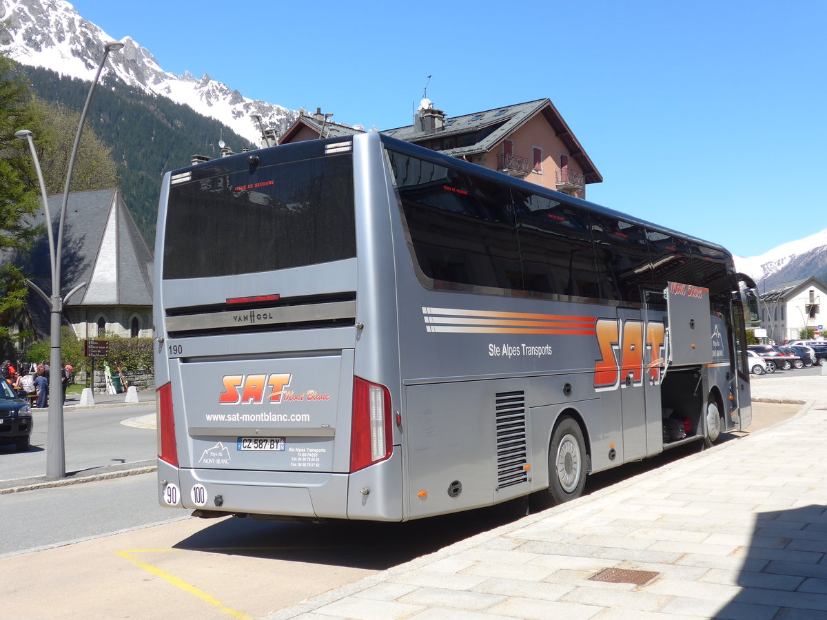 (170'366) - SAT, Passy - Nr. 190/CZ 587 BY - Van Hool am 5. Mai 2016 beim Bahnhof Chamonix